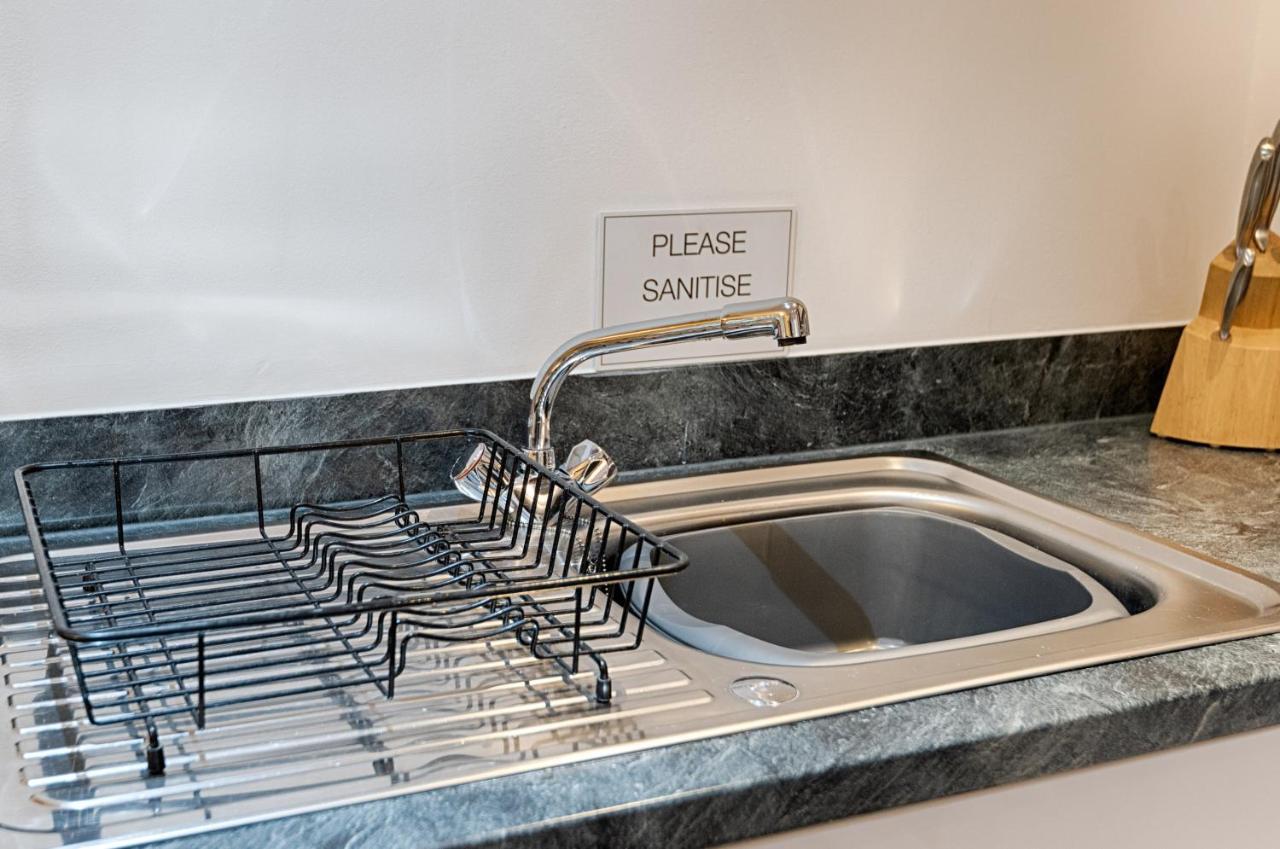 Parking, Balcony, Fully Equipped Kitchen Apartment Swansea Exterior photo