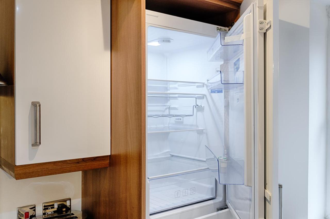 Parking, Balcony, Fully Equipped Kitchen Apartment Swansea Exterior photo